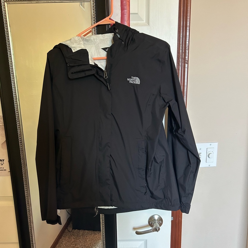 Women’s north face raincoat size medium